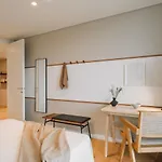 Cascais - 1 Bedroom And Shared Pool In Campolide Apartamento Lisboa