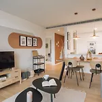 Cascais - 1 Bedroom And Shared Pool In Campolide Apartamento *
