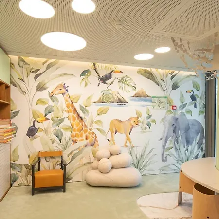 Cascais - 1 Bedroom And Shared Pool In Campolide Apartment *