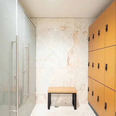 Cascais - 1 Bedroom And Shared Pool In Campolide Apartment