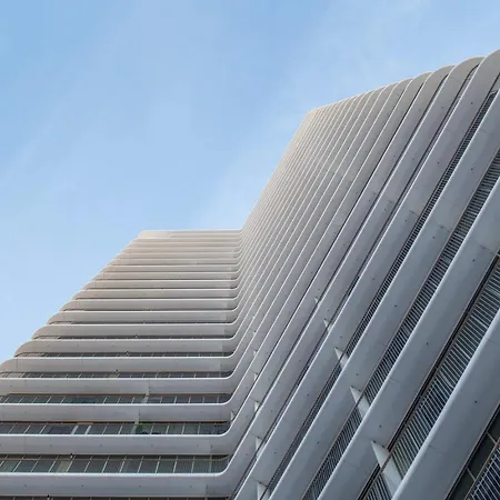 Cascais - 1 Bedroom And Shared Pool In Campolide Apartament