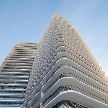 Cascais - 1 Bedroom And Shared Pool In Campolide * リスボン