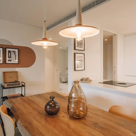 Cascais - 1 Bedroom And Shared Pool In Campolide Apartament