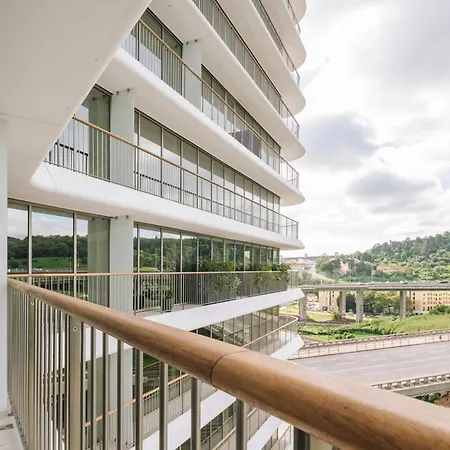 Cascais - 1 Bedroom And Shared Pool In Campolide Lissabon