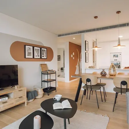 Cascais - 1 Bedroom And Shared Pool In Campolide Apartmán *